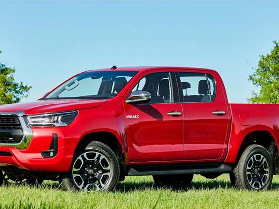 TOYOTA HILUX 2.8 D-4D TURBO DIESEL CD SRX 4X4 AUTOMÁTICO